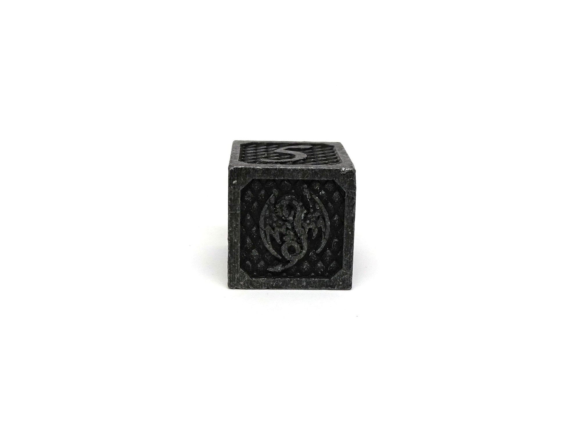 Dragon Scale Metal Dice - Bordered Silver Dragon Scales
